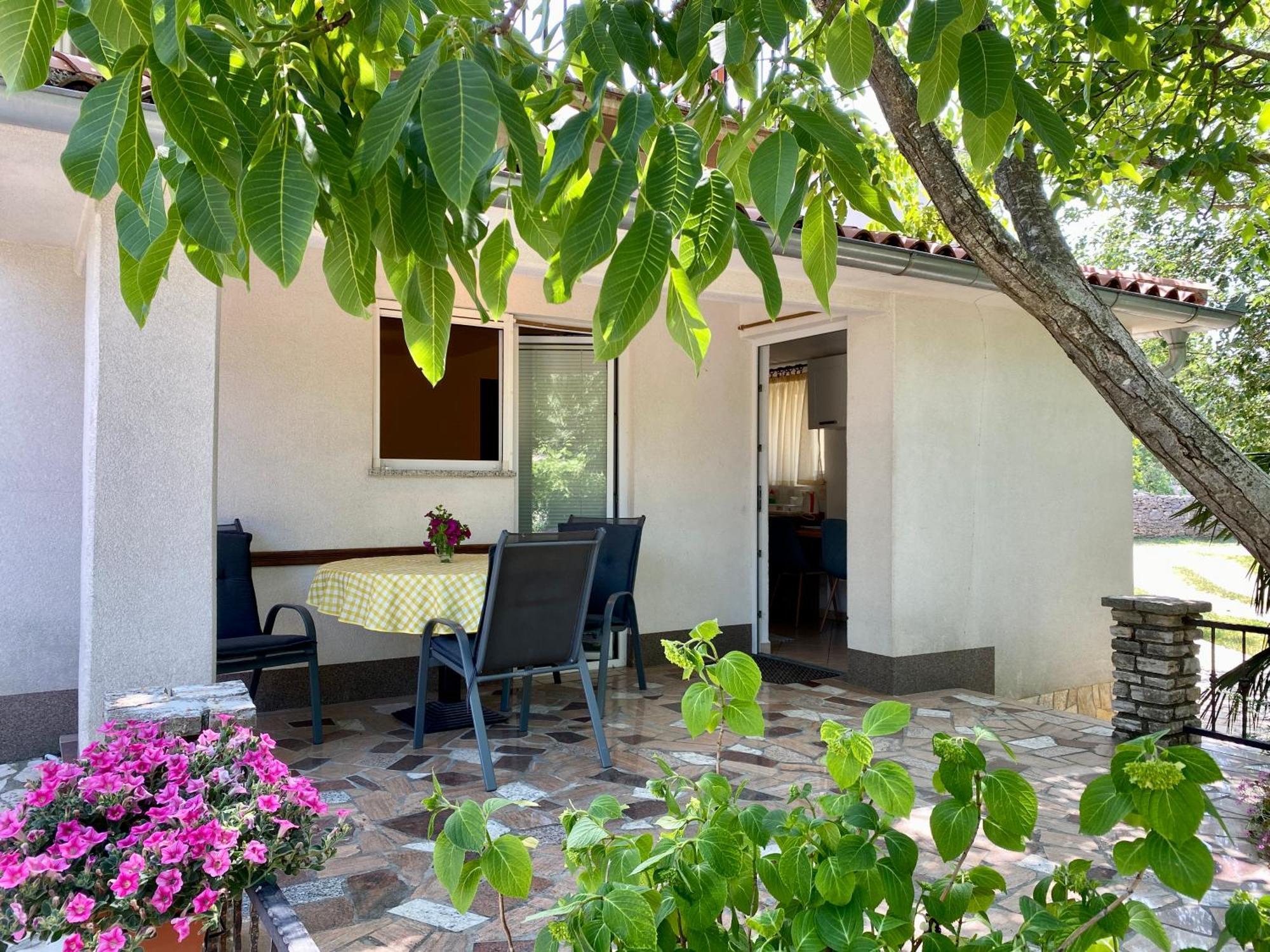 Guest House Renata Plomin Esterno foto